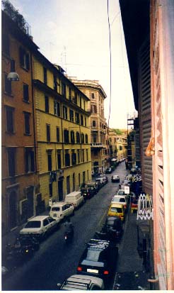 Looking eastward along Via Luciano Manara